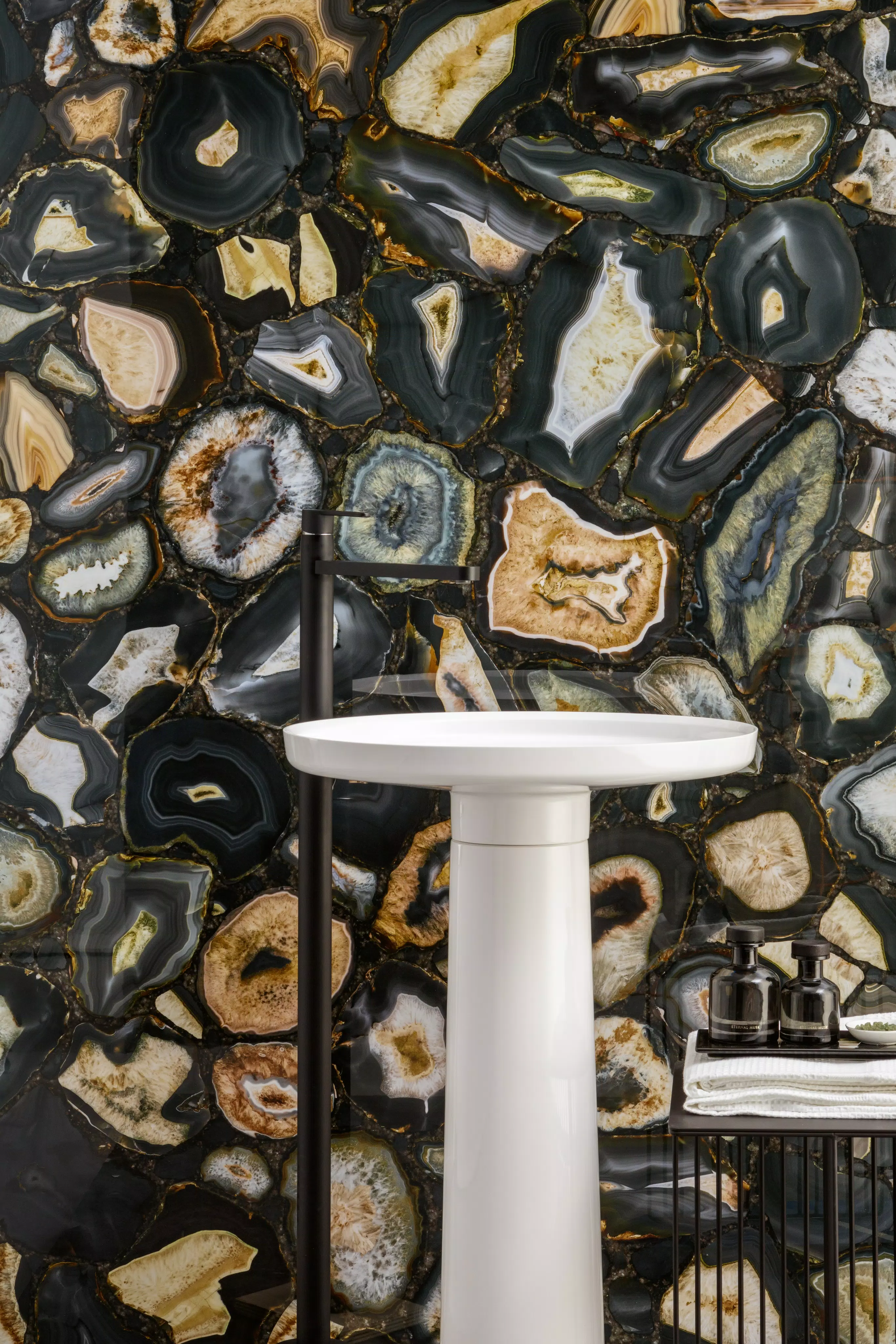 Mystic Luxe ambiente 11 - black sea | Florim
