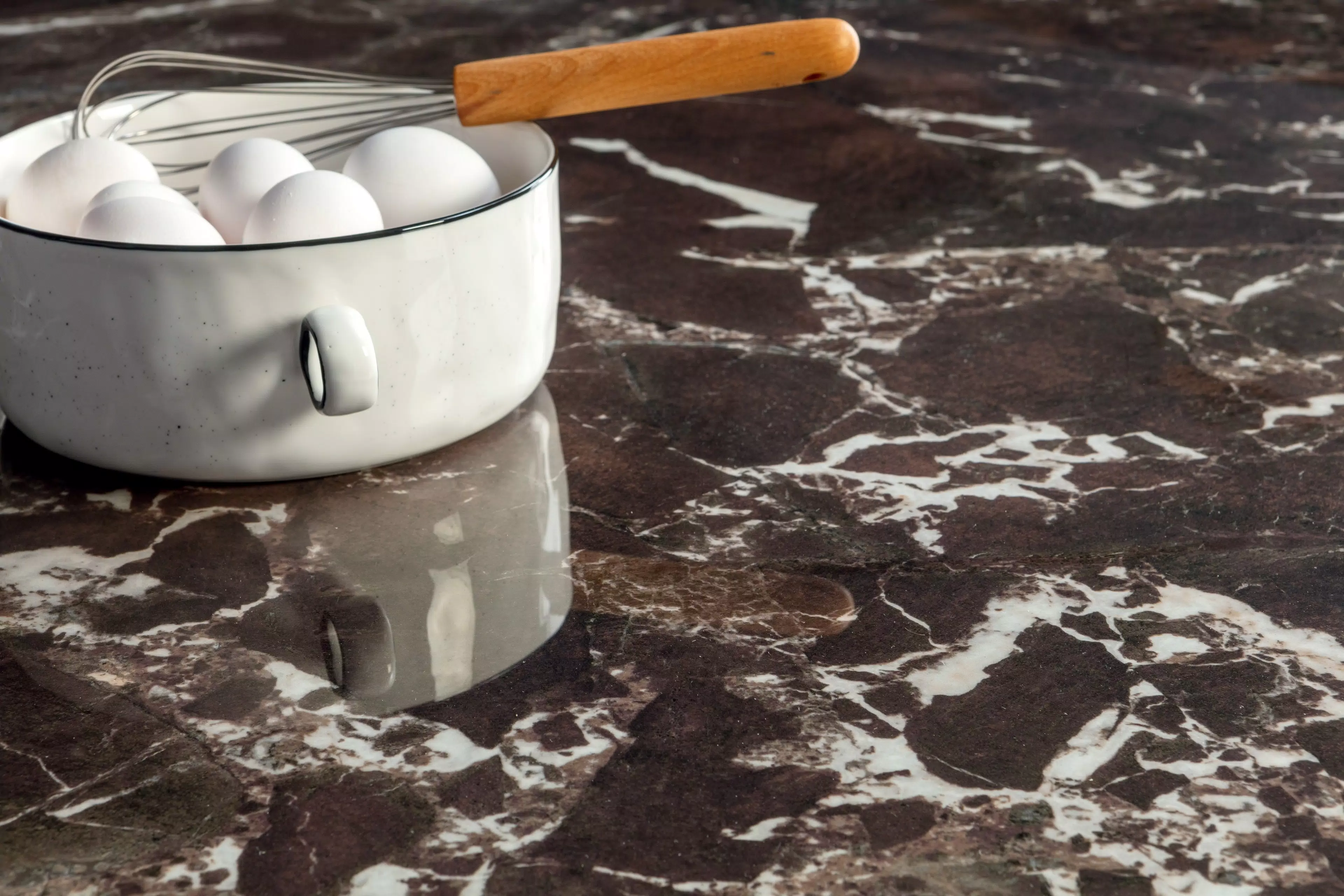 Marble baroque red ambiente 1 | Florim