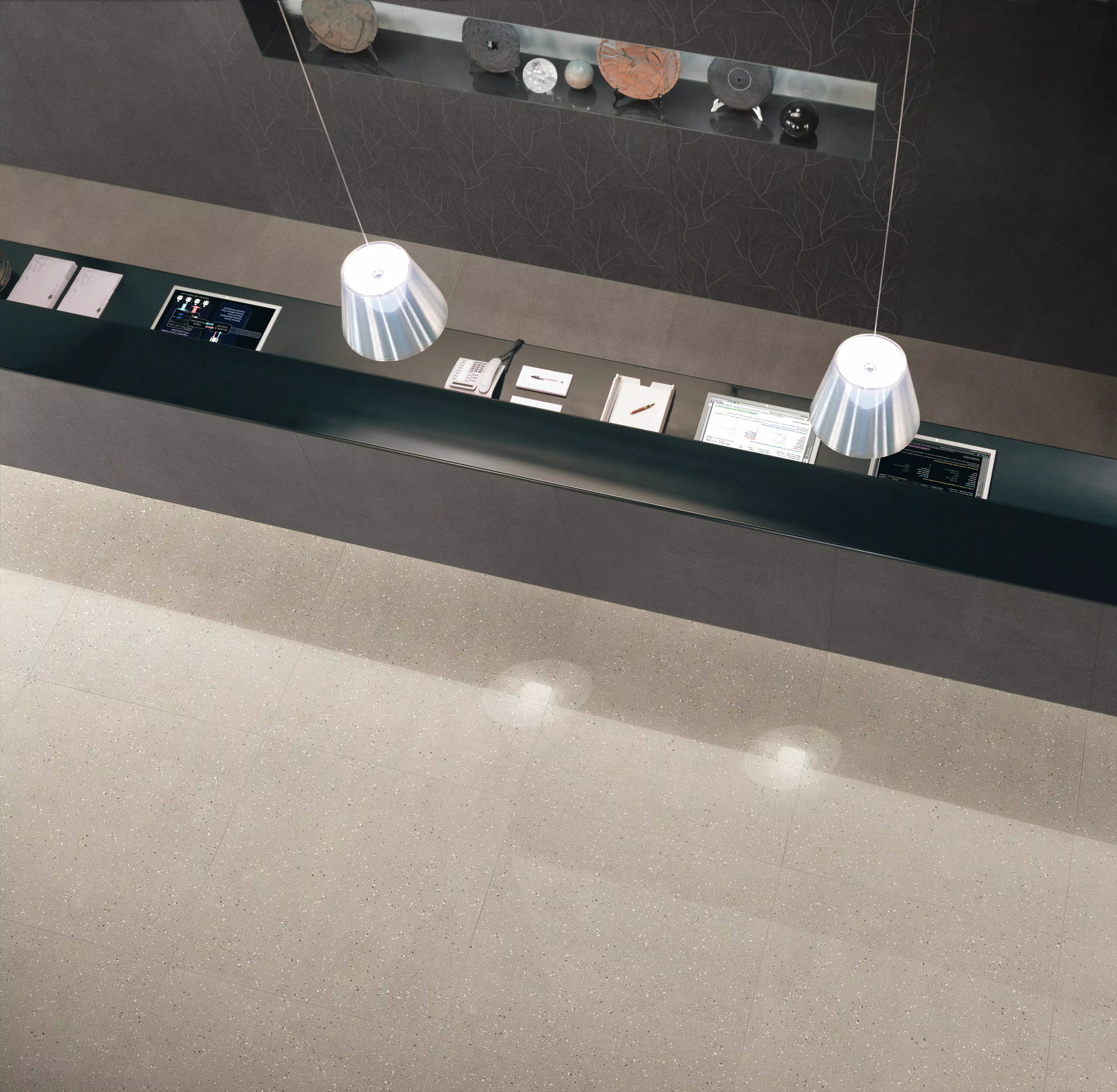 34.desert.flakes.glossybright.carbon.fronds.A.ground.comfort | Florim