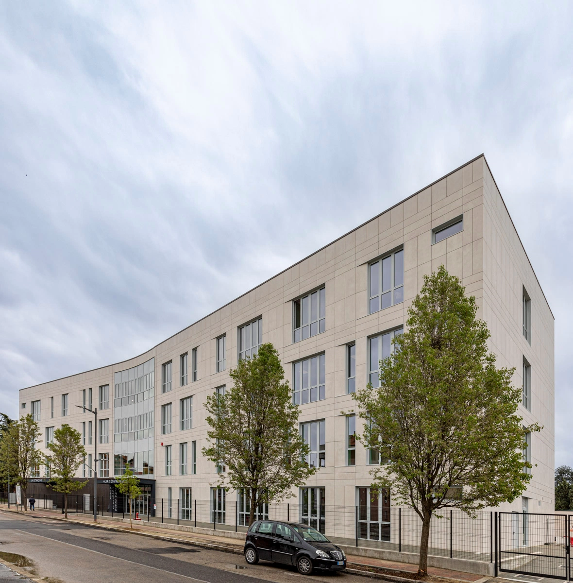 Jona school ventilated facade | Florim