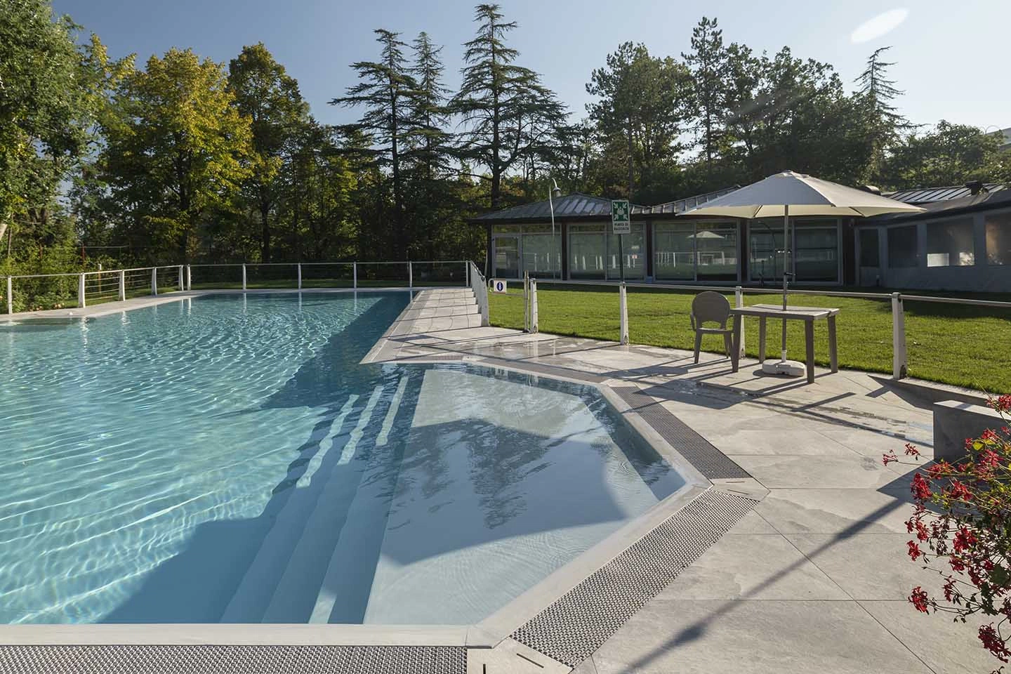Piscina esterna Centro benessere Balnea | Florim