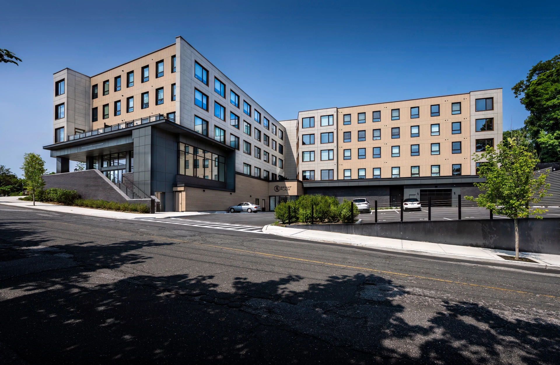 Bryant Plaza | Florim
