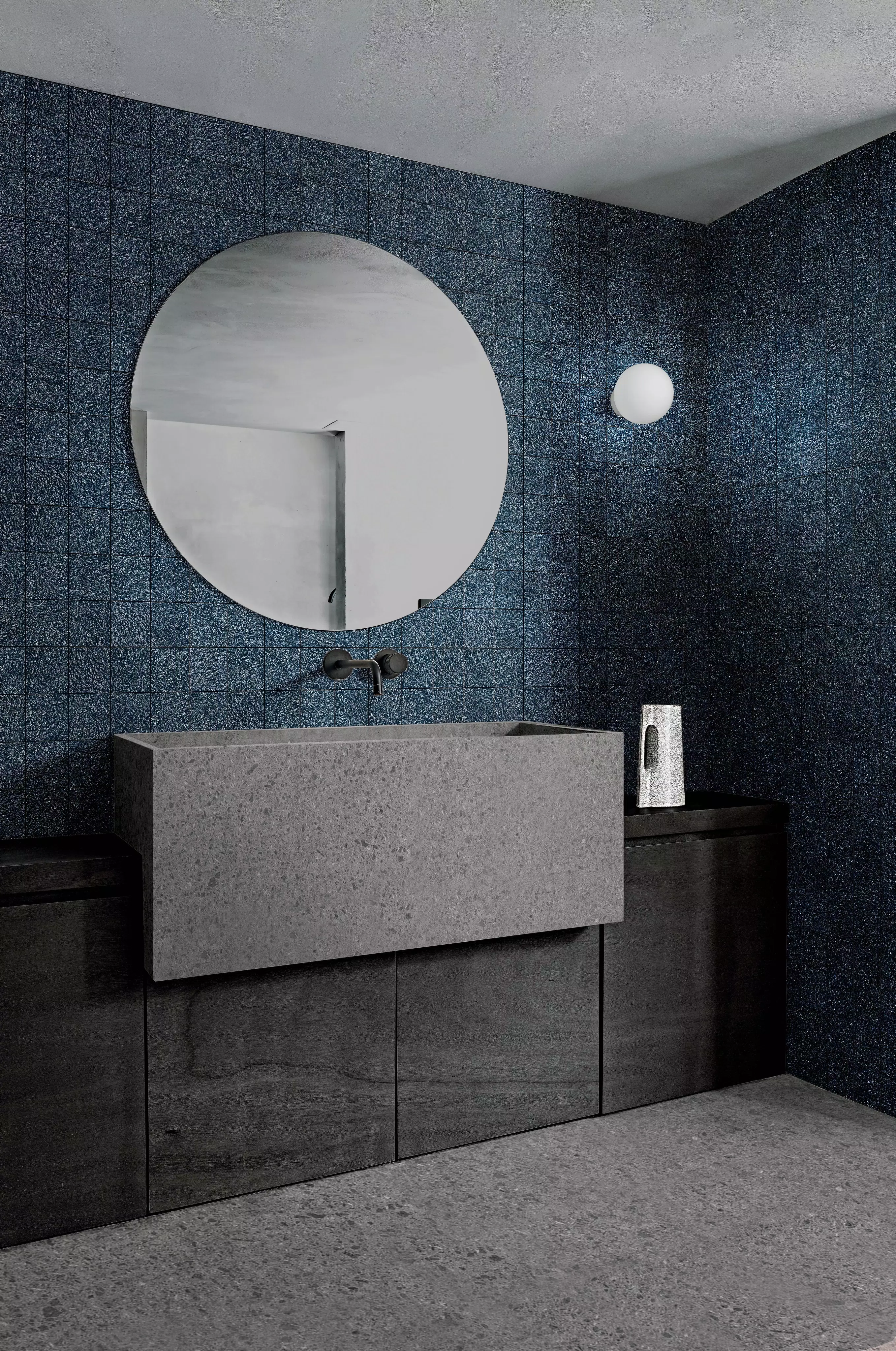 B3_Bugnato blu 10x10 10x40_Etna grey 160x320_ Wengè antracite copia | Florim