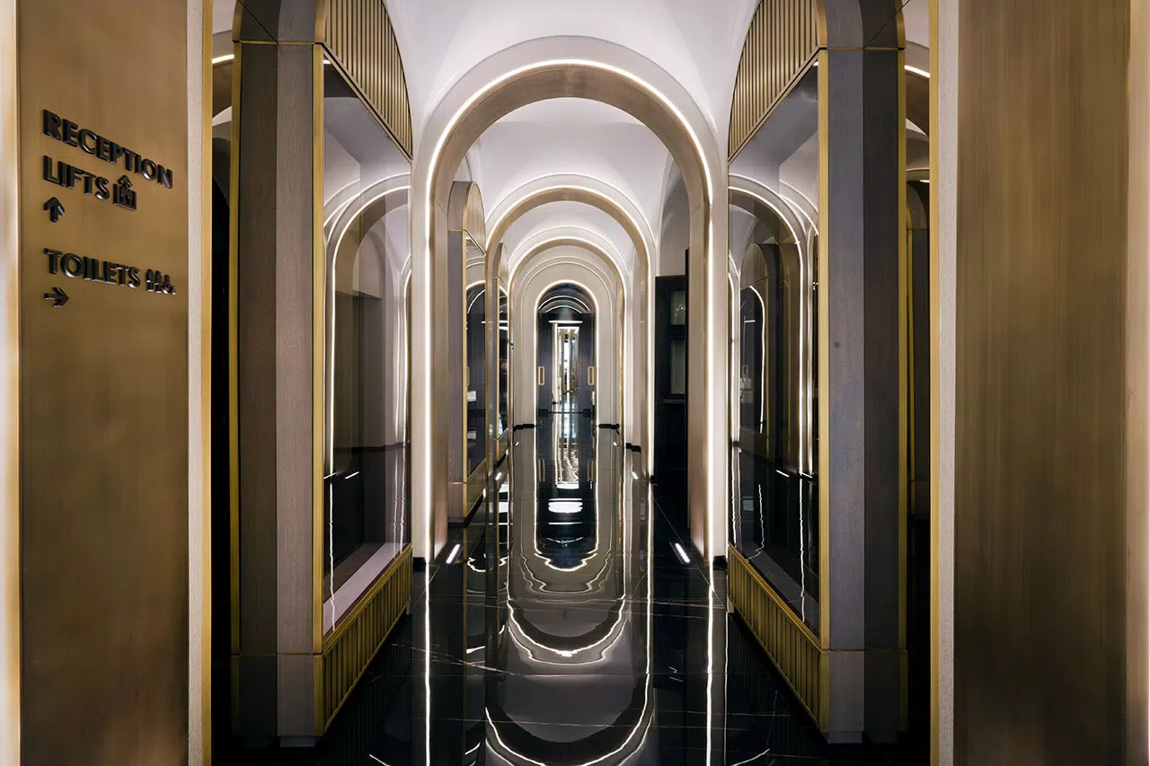 Pantheon Iconic Rome Hotel hallway